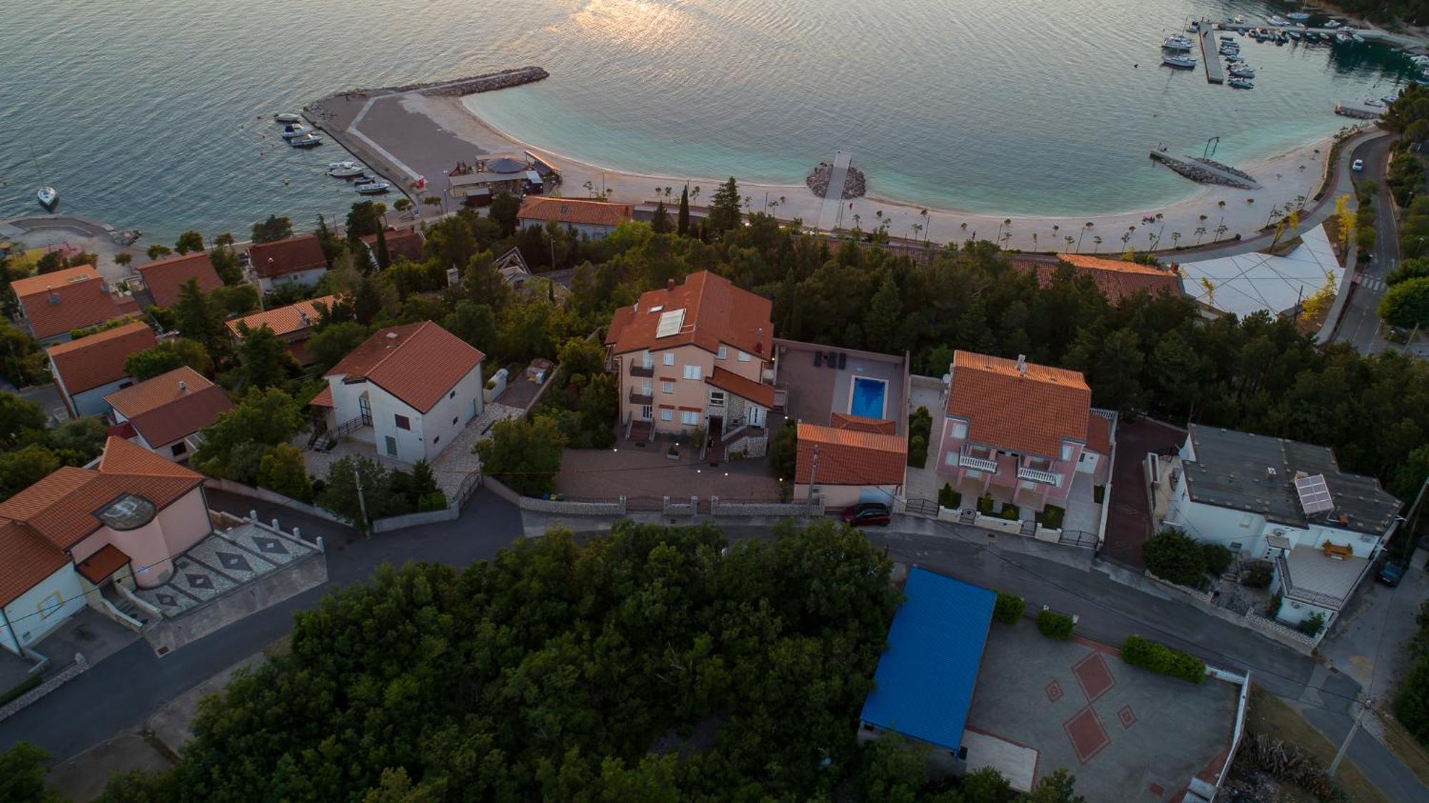 Apartments Villa Antonia Jadranovo Esterno foto