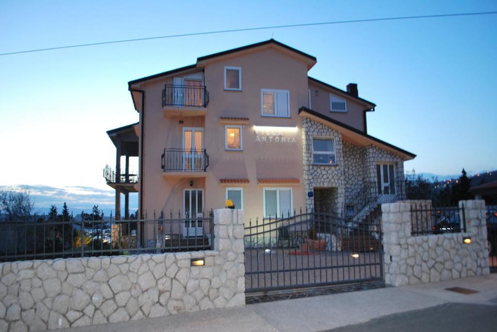 Apartments Villa Antonia Jadranovo Esterno foto